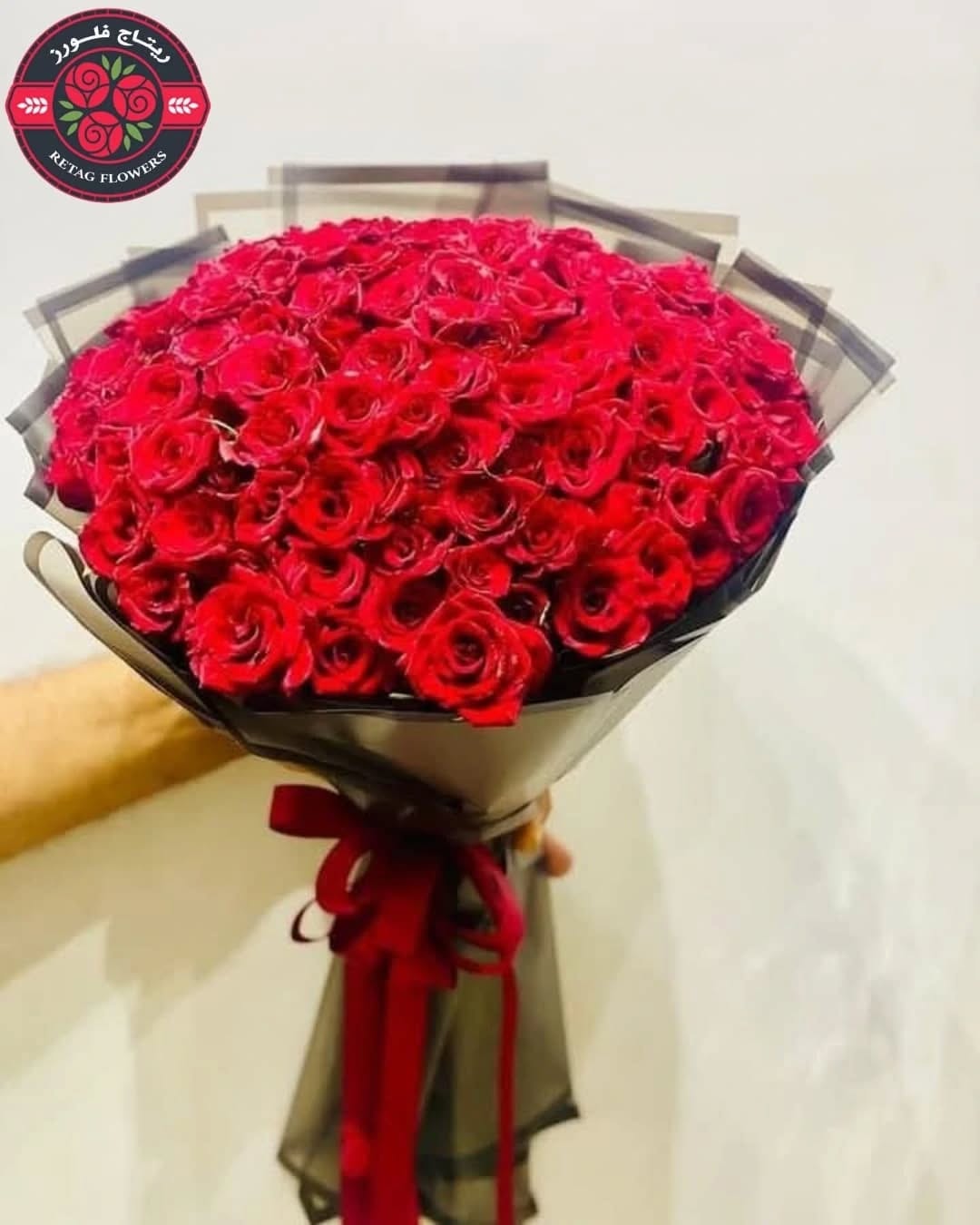 بوكيه صبا ورد چوري احمر غلاف اسود مكون من 30 حبه